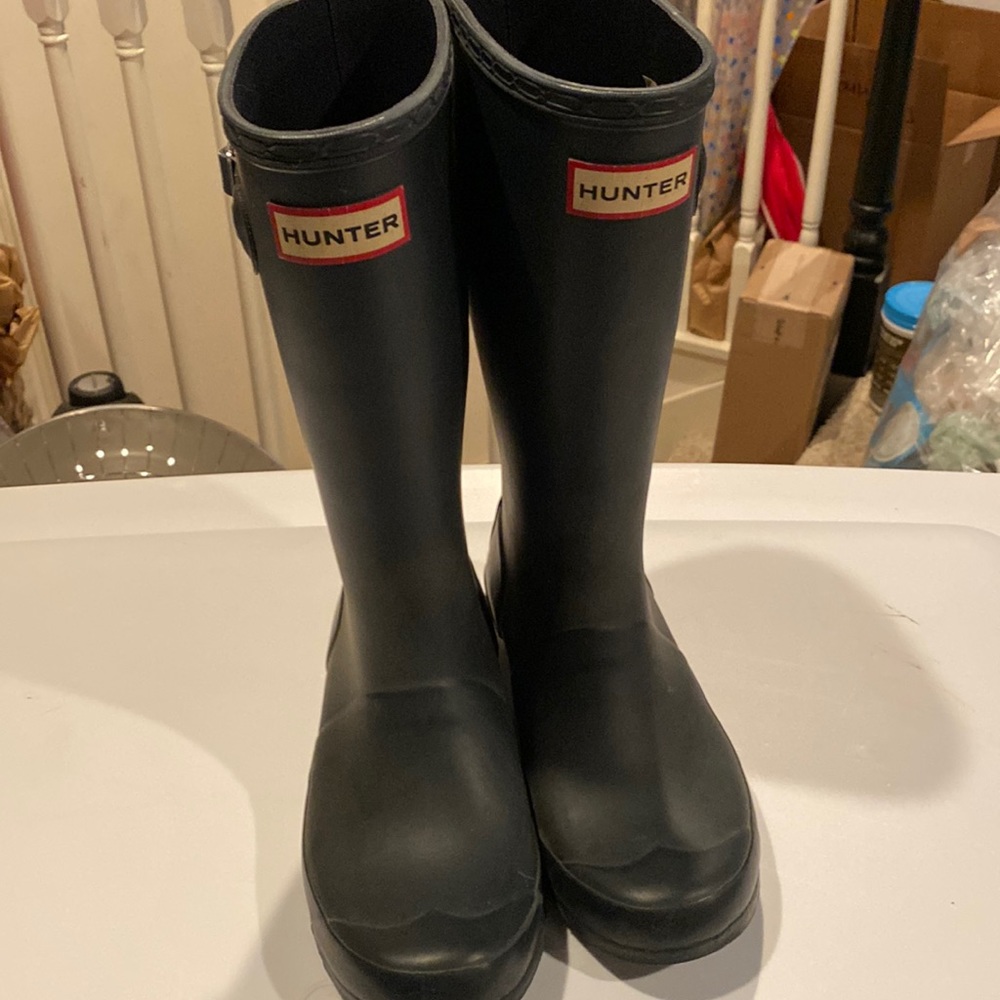 Hunter rain boots navy